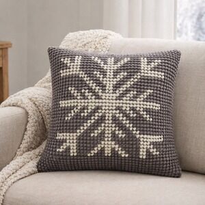 NWT Mina Victory Loop Snowflake Pillow Cover 22x22 Gray Ivory Nourison‎